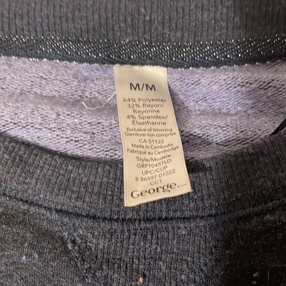 Dark navy sleep sweater, super cozy only worn a handful of times - Picture 2 of 2